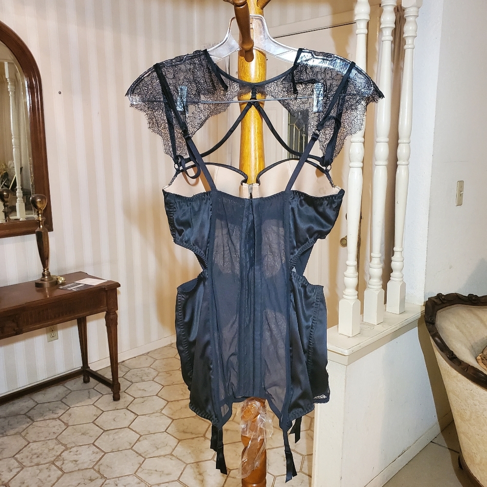 Victoria's Secret Babydoll - Picture 6 of 6
